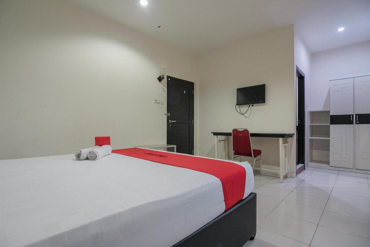 Reddoorz Syariah Near Jamtos Jambi Hotel Buitenkant foto